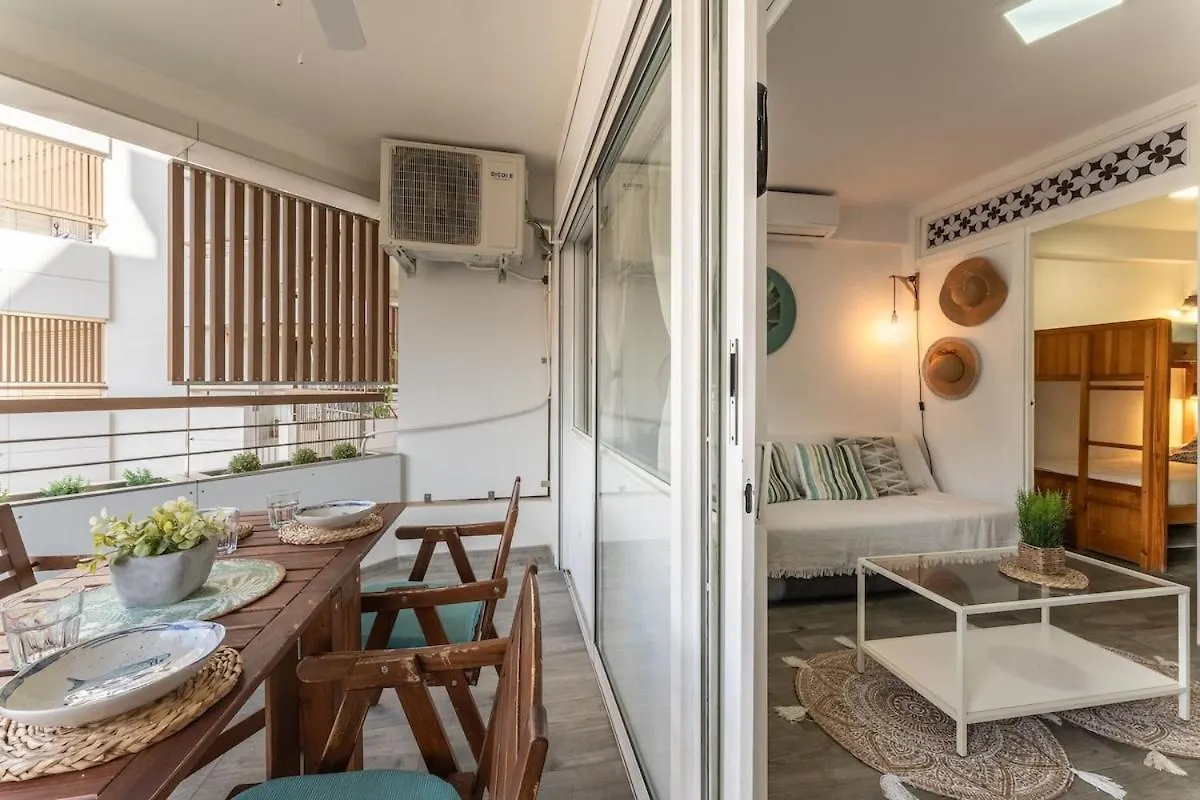 Salou Seafront! Private Terrace - Ac & Wifi Apartment