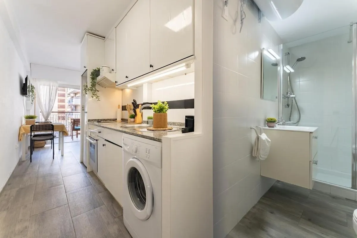 Salou Seafront! Private Terrace - Ac & Wifi Apartment