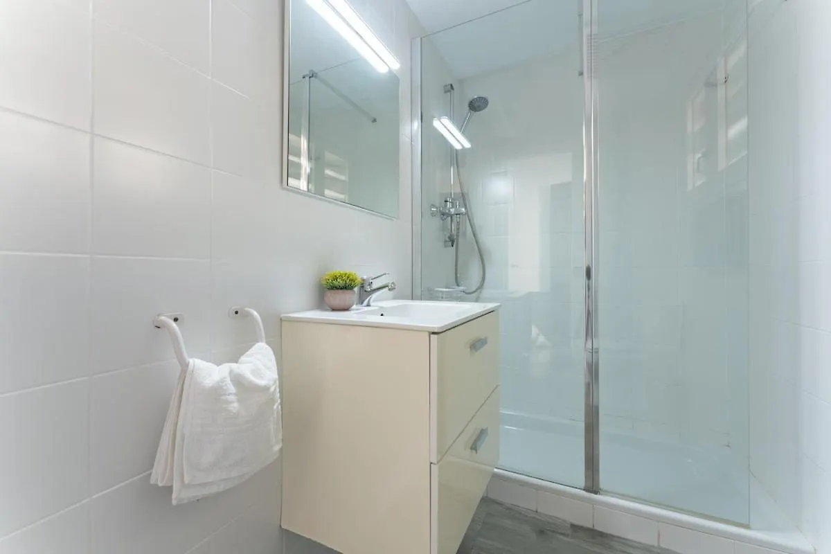 Salou Seafront! Private Terrace - Ac & Wifi Apartment