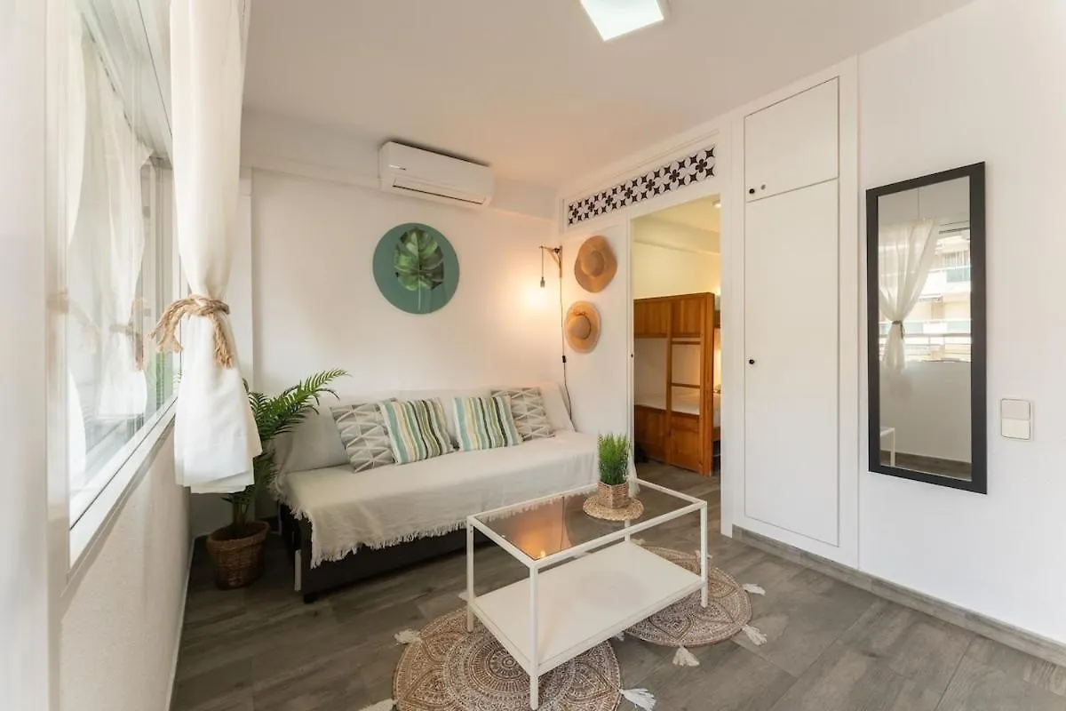 Salou Seafront! Private Terrace - Ac & Wifi Apartment