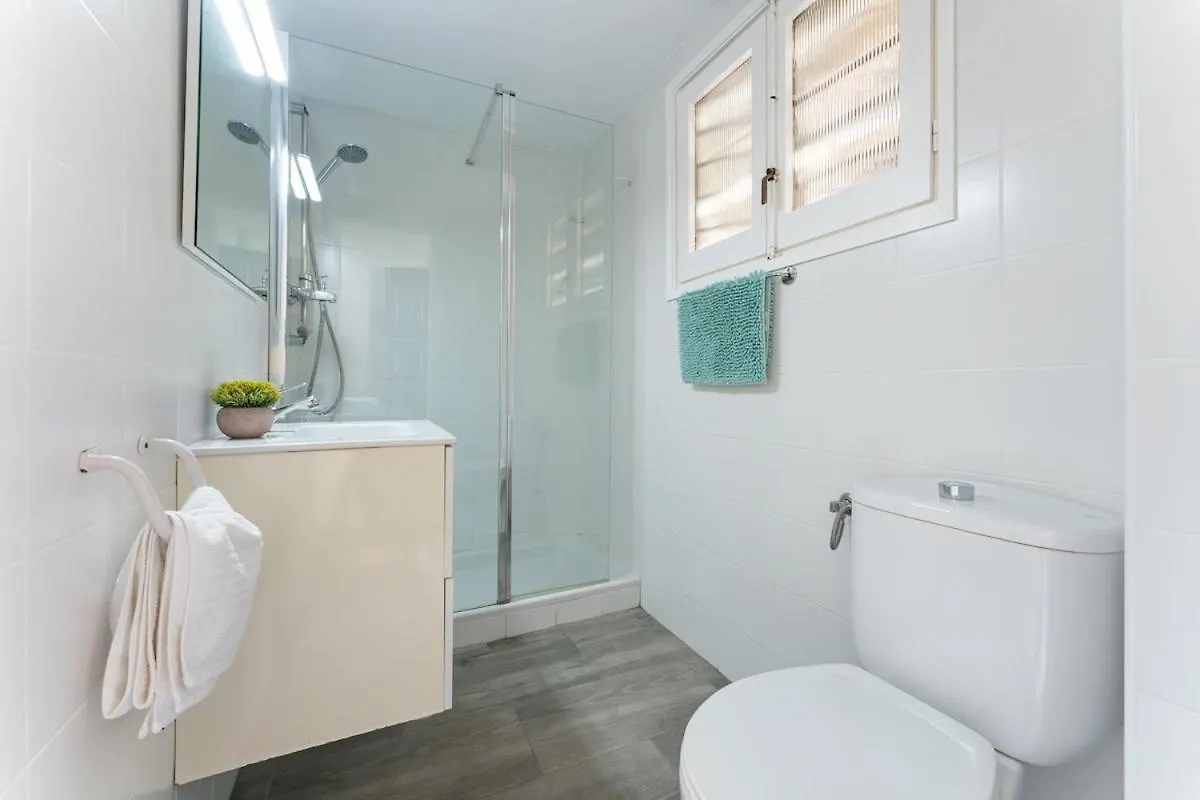 Salou Seafront! Private Terrace - Ac & Wifi Apartment